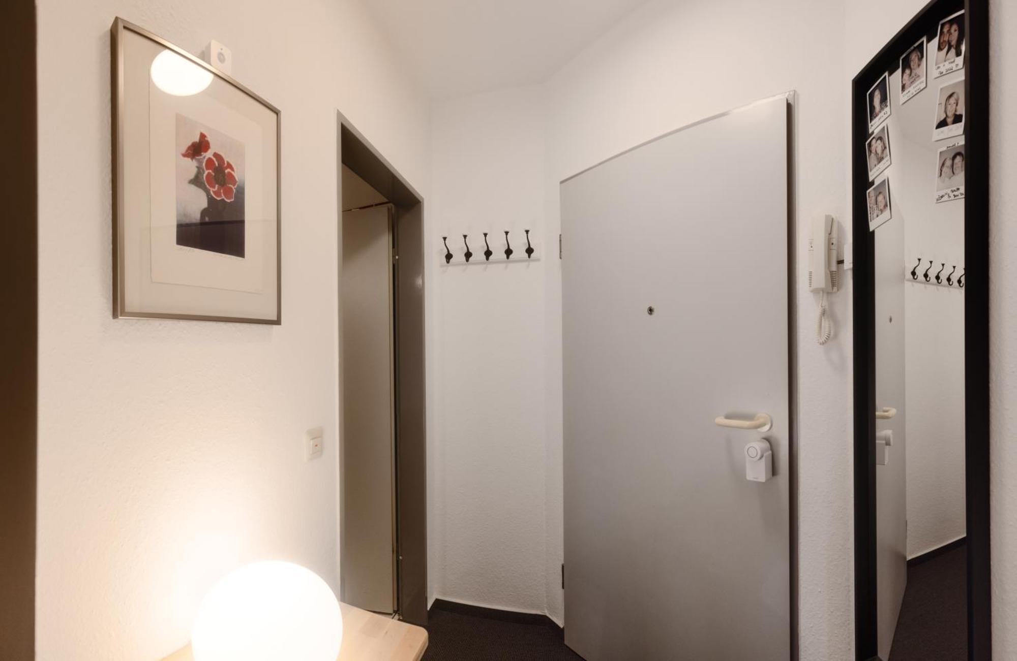 Zentrale Ruhige Wohnung Mit Parkplatz Paderborn Eksteriør billede